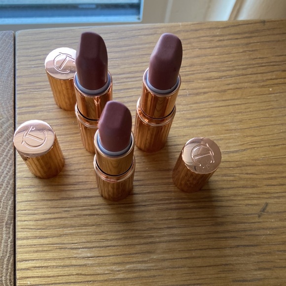 Charlotte Tilbury Matte Revolution - super nineties - Picture 4 of 5